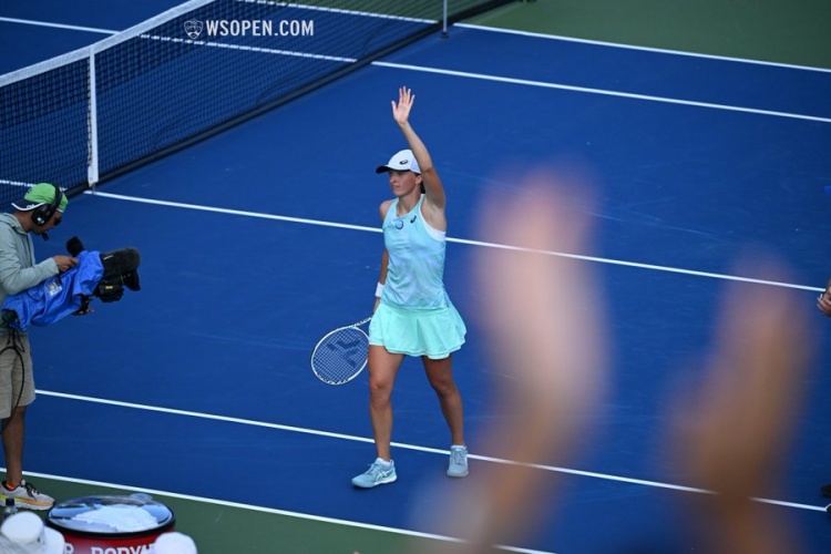 在比赛中继 在比赛中继